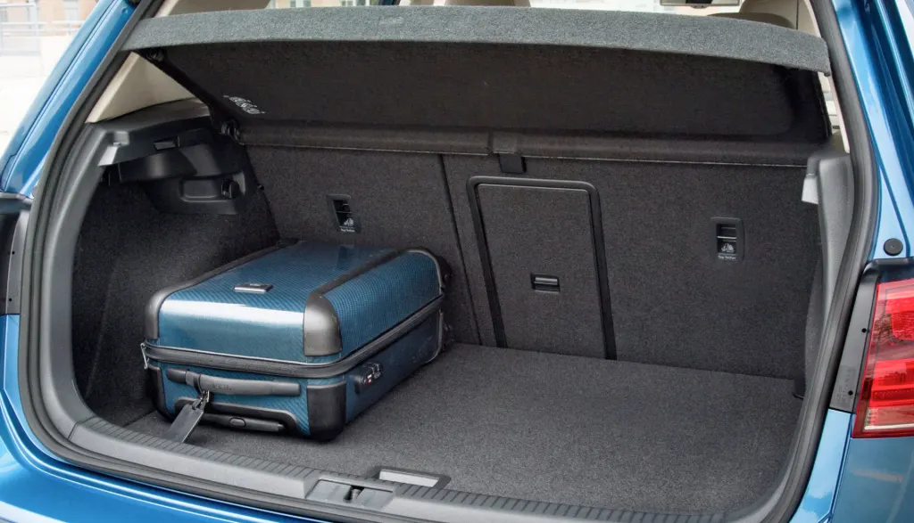 Volkswagen e-Golf Багажник