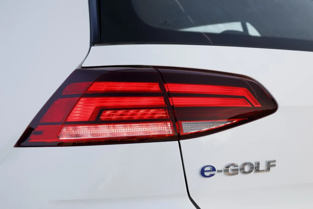 Volkswagen e-Golf 35.8 kWh Экстерьер