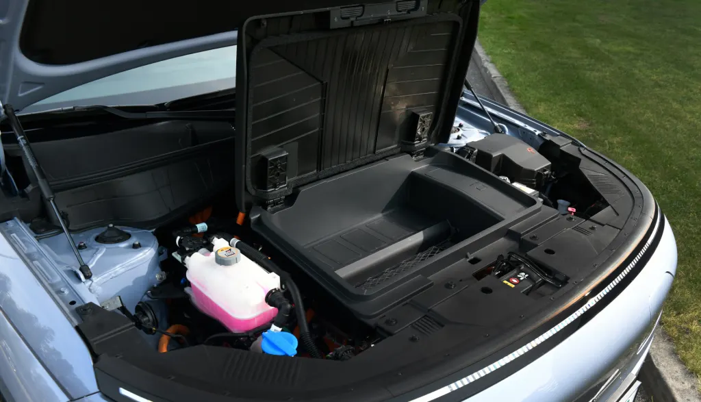 Hyundai Kona Electric 2023 Передній багажник