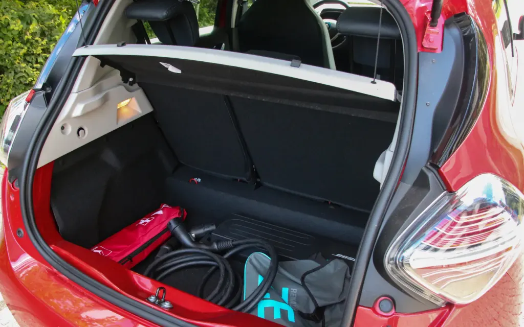 Renault Zoe 52 kWh Багажник с аудиосистемой Bose