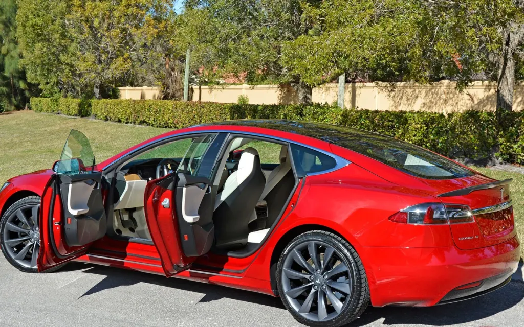 Tesla Model S (2016 - 2020) Экстерьер
